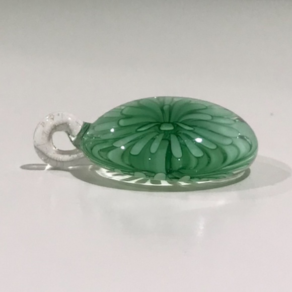 Beautiful Flower Pendant - Picture 3 of 9